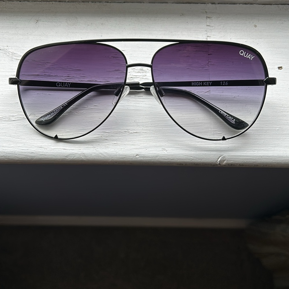 Quay Sunglasses. Never worn, only tried on